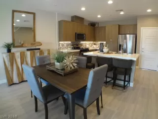 Photo #4: 2054398 Listing