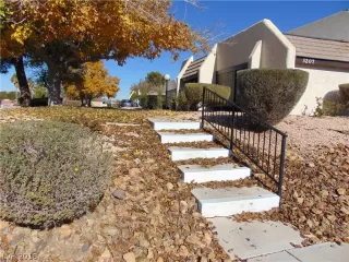 Photo #5: 2054472 Listing