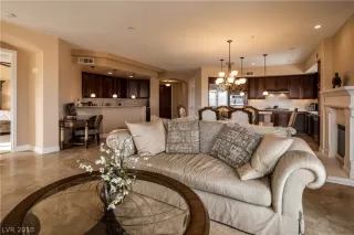 Photo #5: 2054614 Listing