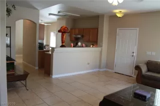 Photo #5: 2054669 Listing 