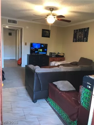 Photo #6: 2054677 Listing