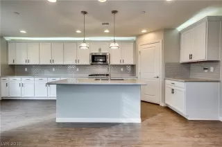 Photo #1: 2054703 Listing