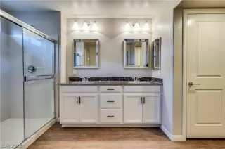 Photo #2: 2054703 Listing