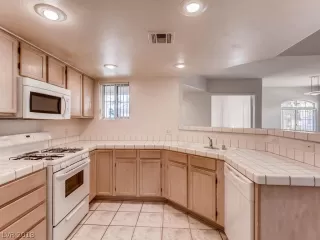 Photo #3: 2054732 Listing