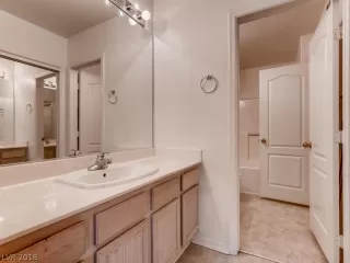 Photo #5: 2054732 Listing