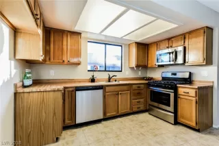 Photo #2: 2054741 Listing