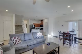 Photo #3: 2054789 Listing