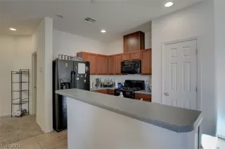 Photo #4: 2054789 Listing