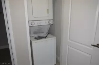 Photo #6: 2054864 Listing 