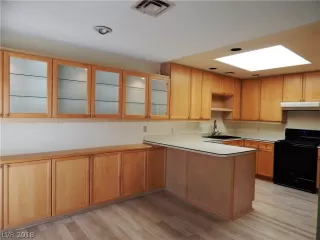 Photo #4: 2054942 Listing