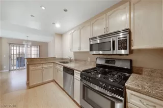Photo #4: 2054989 Listing