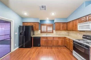 Photo #4: 2055025 Listing