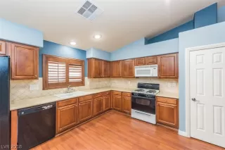 Photo #5: 2055025 Listing