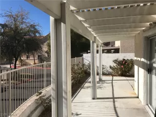 Photo #4: 2055033 Listing 