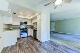 Photo #4: 2055098 Listing