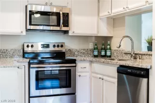 Photo #6: 2055098 Listing