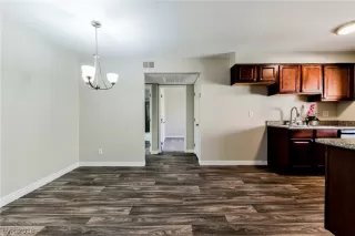 Photo #4: 2055151 Listing