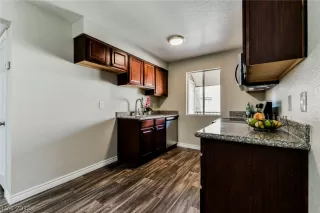 Photo #5: 2055151 Listing