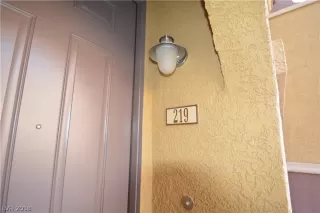 Photo #3: 2055165 Listing 