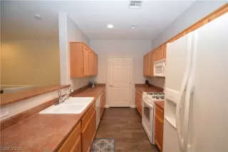 Photo #5: 2055165 Listing 