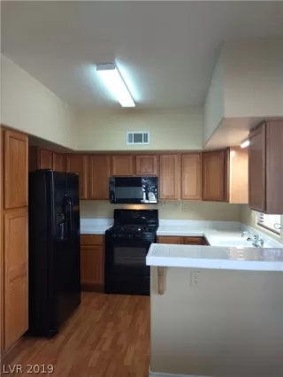 Photo #5: 2055171 Listing