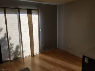 Photo #5: 2055319 Listing 