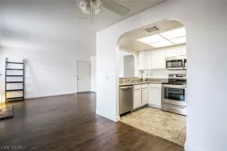 Photo #5: 2055461 Listing