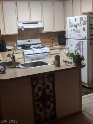 Photo #4: 2055504 Listing 