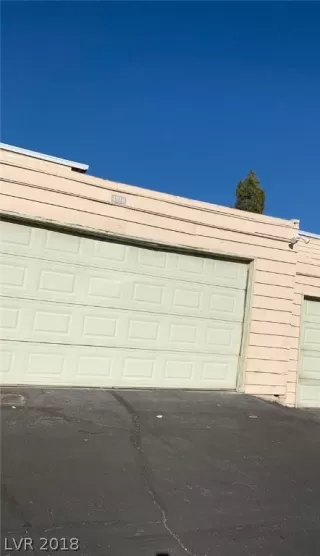 Photo #3: 2055635 Listing