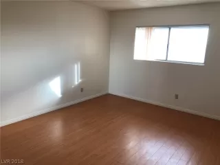 Photo #4: 2055712 Listing 