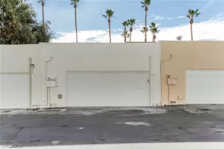 Photo #3: 2055808 Listing