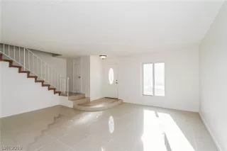 Photo #4: 2055808 Listing