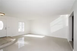 Photo #5: 2055808 Listing