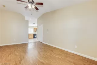 Photo #4: 2055829 Listing