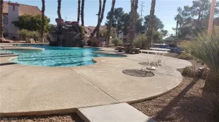 Photo #5: 2055831 Listing 