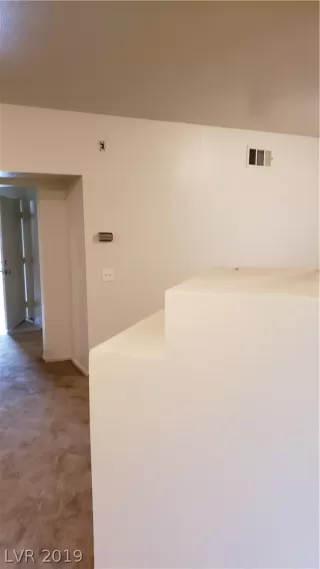 Photo #6: 2055840 Listing 