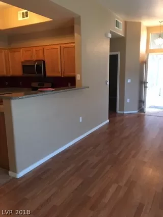 Photo #3: 2055865 Listing