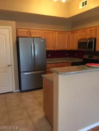 Photo #5: 2055865 Listing