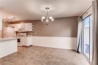 Photo #5: 2055867 Listing