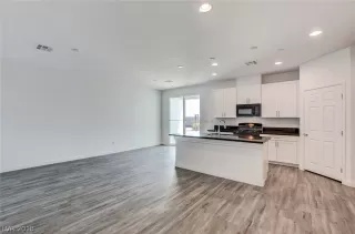 Photo #3: 2055892 Listing