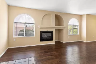 Photo #3: 2055953 Listing
