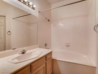 Photo #6: 2056011 Listing