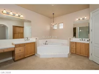 Photo #5: 2056022 Listing 