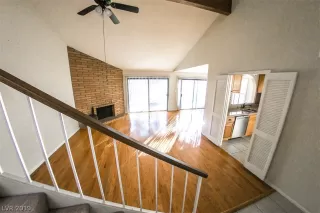 Photo #3: 2056031 Listing