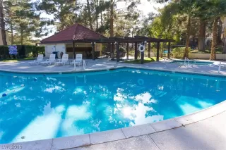 Photo #4: 2056031 Listing