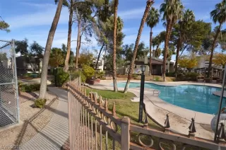 Photo #3: 2056045 Listing 