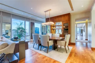 Photo #3: 2056068 Listing 