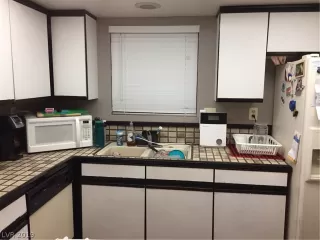 Photo #3: 2056120 Listing 