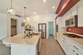 Photo #6: 2056134 Listing 