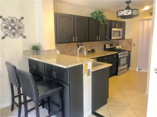 Photo #2: 2056170 Listing